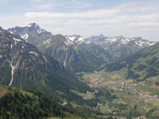 Walliser Stube Aparthotel Mittelberg Esterno foto